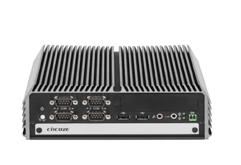 Máy tính công nghiệp Cincoze DI-1000 mặt trước với bốn cổng COM, hai USB, âm thanh và công tắc nguồn