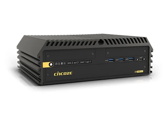 Máy tính công nghiệp Cincoze GM-1100 vỏ đen tản nhiệt bằng cánh nhôm, mặt trước có cổng USB và đèn báo LAN