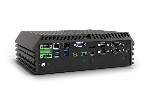 Mặt sau máy tính Cincoze GM-1100 với cổng LAN, VGA, DisplayPort, HDMI, các cổng COM và terminal block nguồn